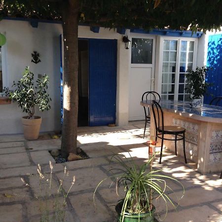 Seb&Laeti Guesthouse Saint-Laurent-dʼAigouze Εξωτερικό φωτογραφία