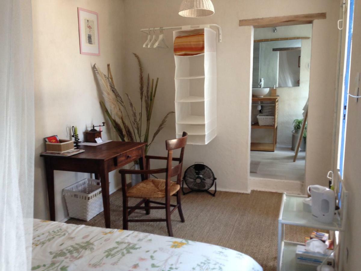 Seb&Laeti Guesthouse Saint-Laurent-dʼAigouze Εξωτερικό φωτογραφία