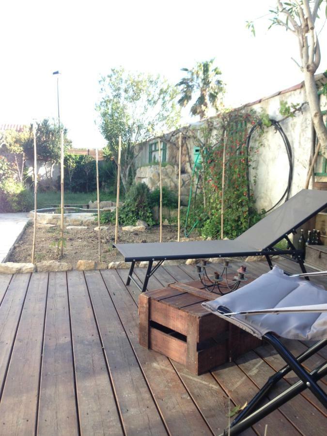 Seb&Laeti Guesthouse Saint-Laurent-dʼAigouze Εξωτερικό φωτογραφία