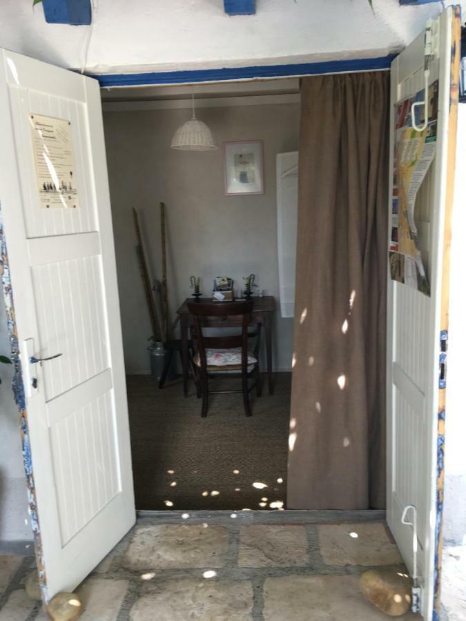 Seb&Laeti Guesthouse Saint-Laurent-dʼAigouze Εξωτερικό φωτογραφία