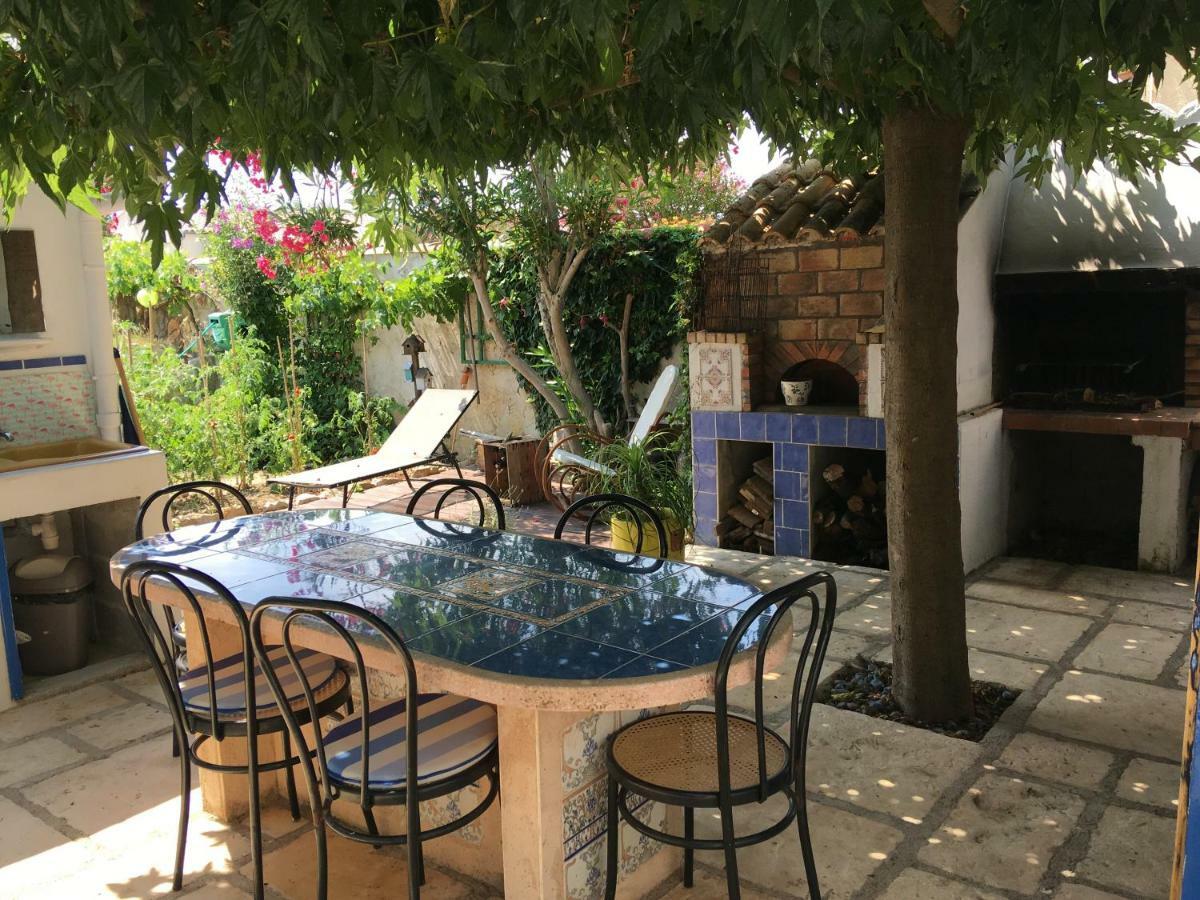 Seb&Laeti Guesthouse Saint-Laurent-dʼAigouze Εξωτερικό φωτογραφία